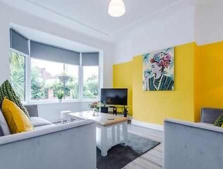 Special Rate For Bookings More Than 7 Nights, Warm Spacious Contractor House Near Liverpool City Centre Sleeps 8 Kitchen & Dining Room, Washing Machine Eksteriør billede